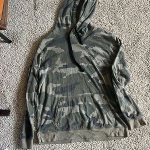 American Eagle Camo sweatshirt